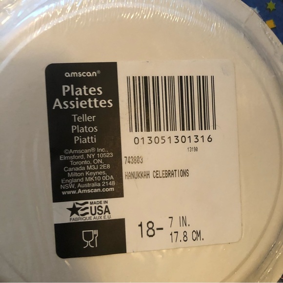 Hanukkah Celebrations Chanukah Party Plates Napkins Cups Confetti Serves 18 NEW - Picture 8 of 12